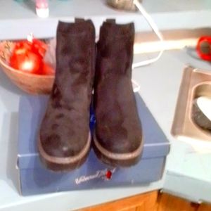 Black zigi rock and candy boots